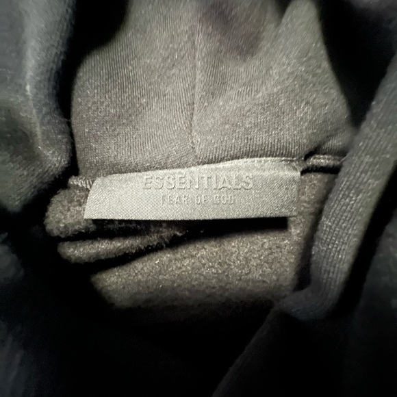 NWT ESSENTIALS Fear of God Black Hoodie sz Medium - Picture 4 of 7